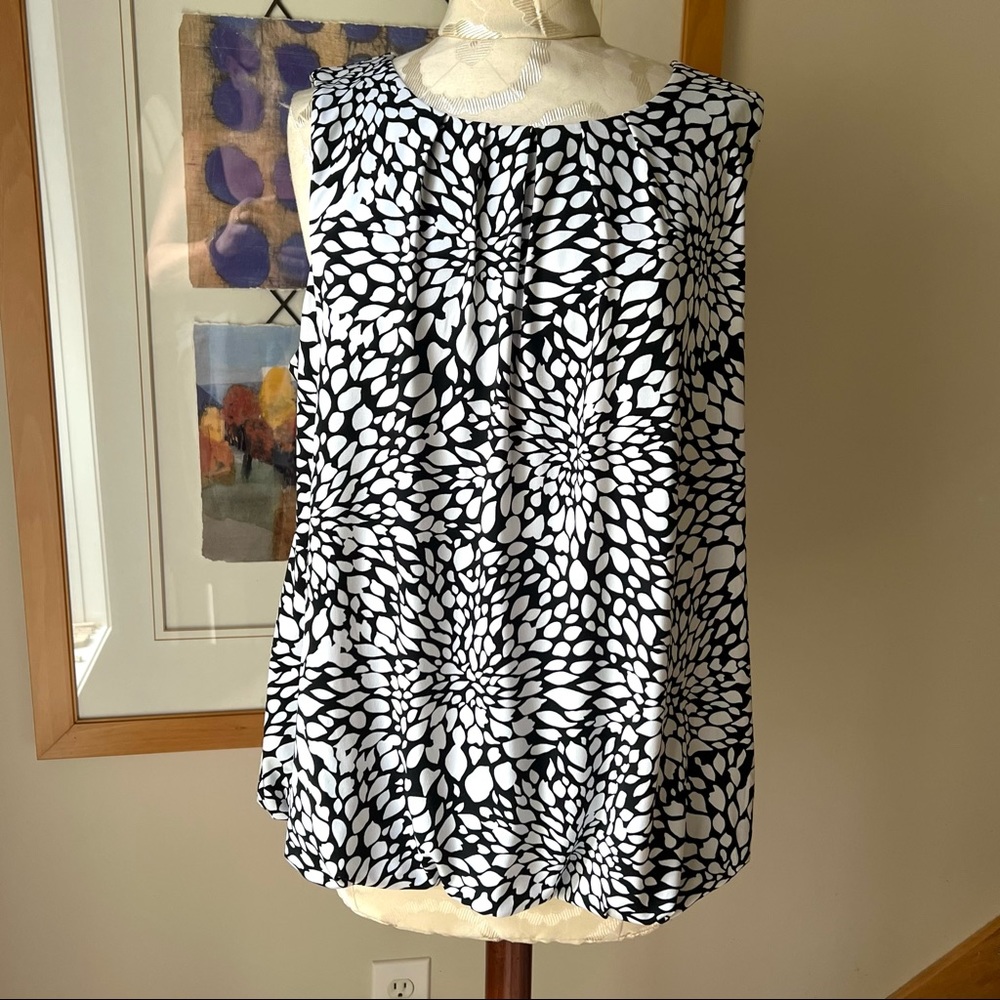 Style & Co Bubble Hem sleeveless top tank L